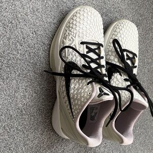 Nike Kobe All Stars size youth 5.5.  Worn a few times.